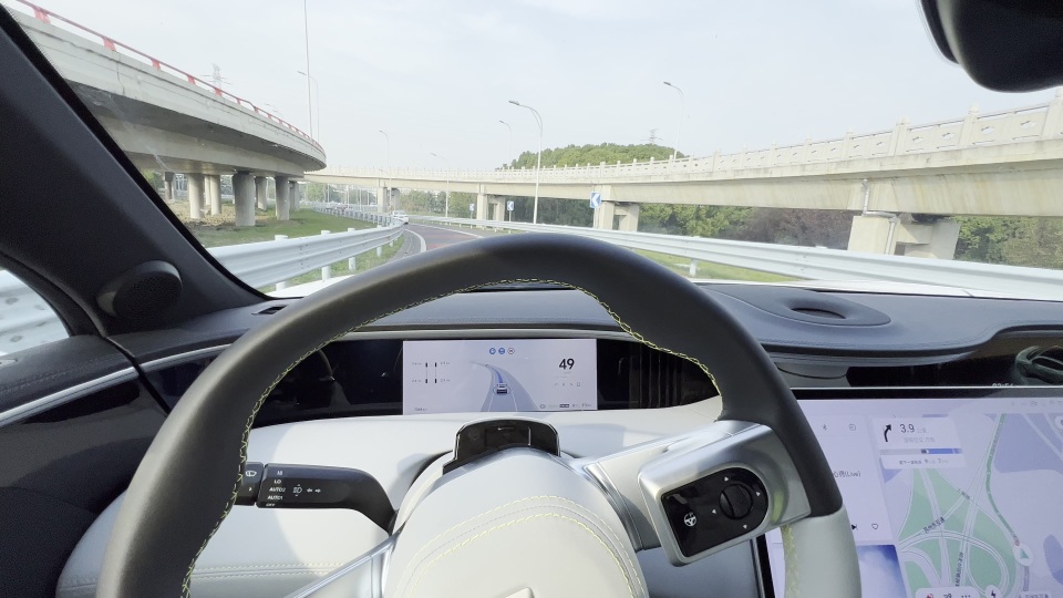 阿维塔11智能驾驶体验-城市路段